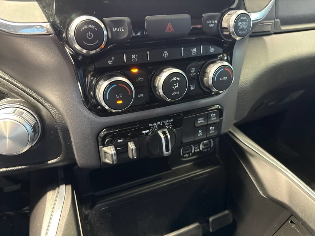 Used 2022 RAM 1500 Laramie AWD/4WD image 25
