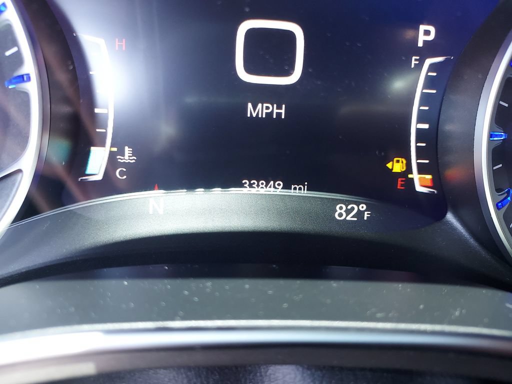 Used 2024 Chrysler Pacifica Pinnacle w/ Trailer Tow Group FWD image 19