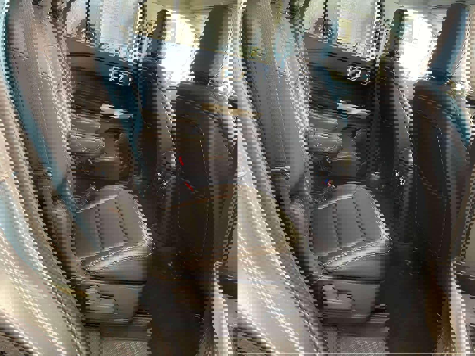 Used 2020 Ford Explorer XLT w/ Equipment Group 202A AWD/4WD image 36