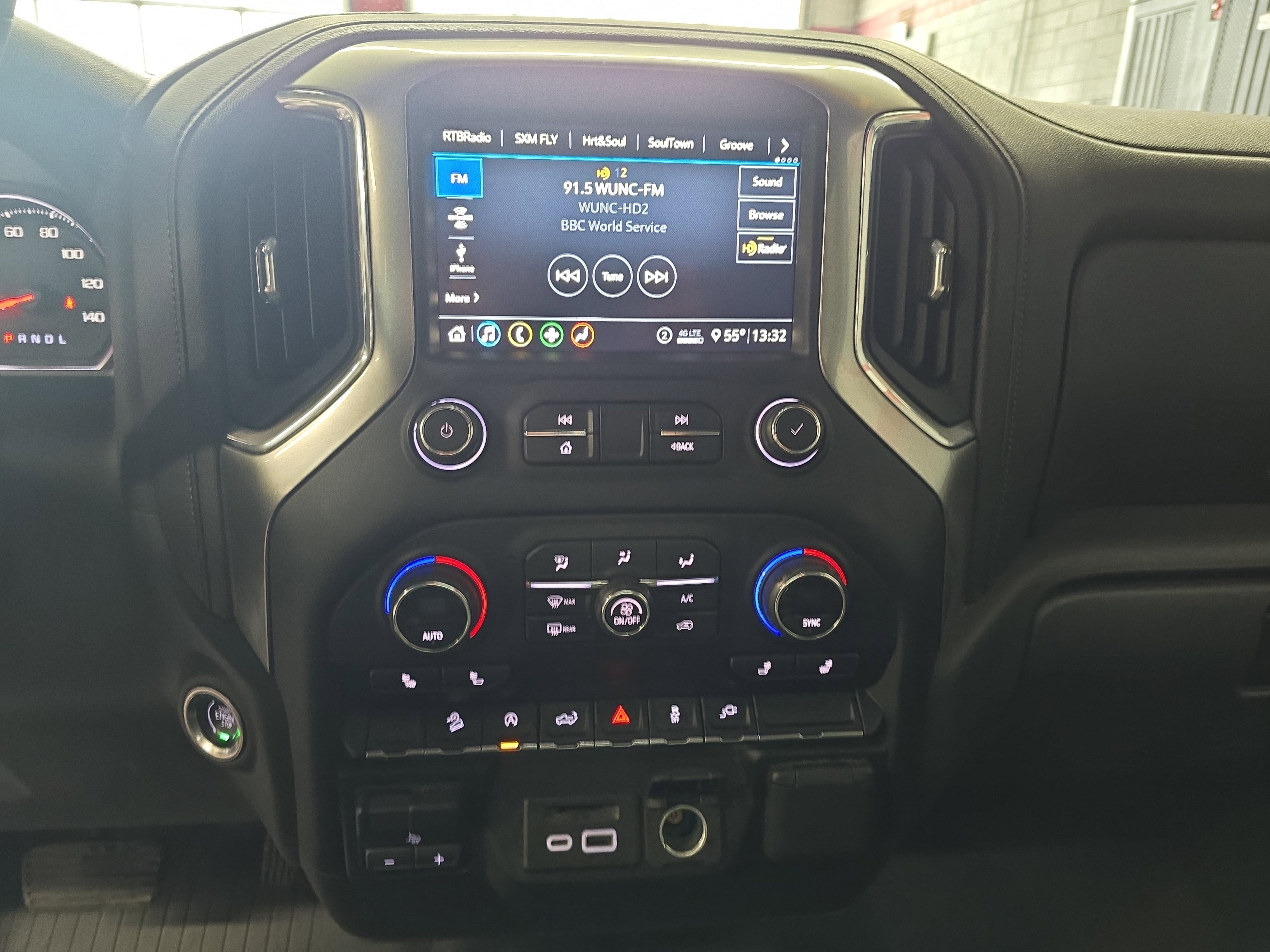 Used 2020 Chevrolet Silverado 1500 LT w/ All-Star Edition AWD/4WD image 19