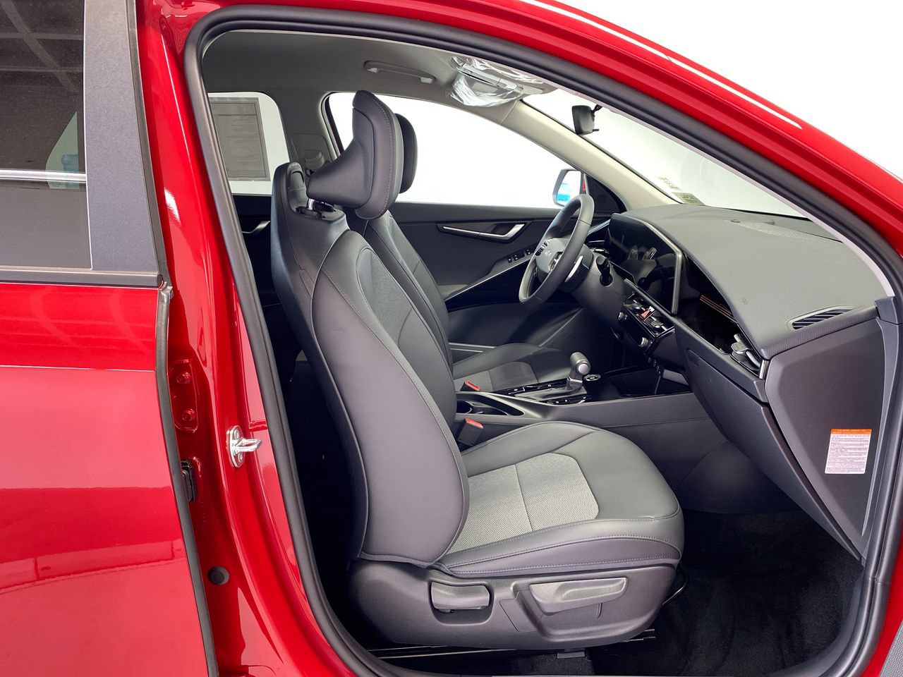 New 2026 Kia Niro EX FWD image 28