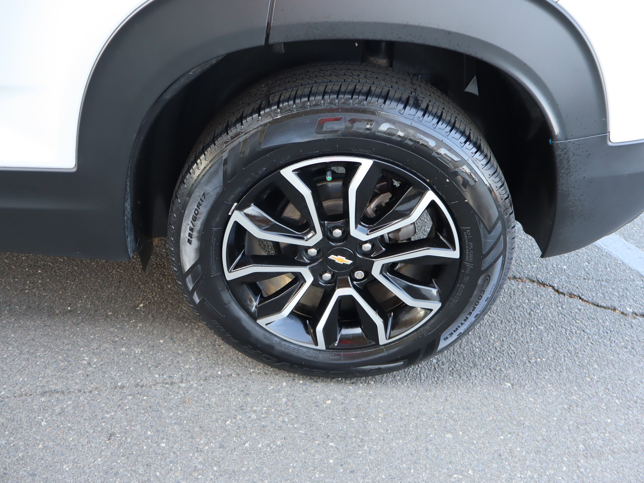 Used 2021 Chevrolet TrailBlazer ACTIV w/ Technology Package FWD image 39