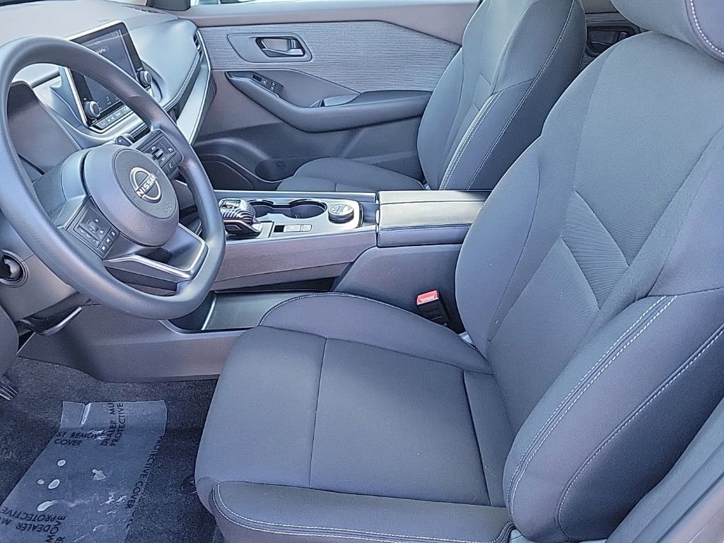 Used 2023 Nissan Rogue S image 11