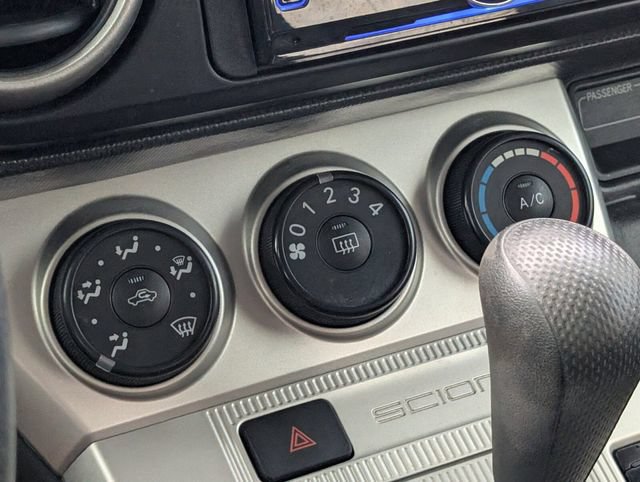 Used 2009 Scion xB FWD image 21