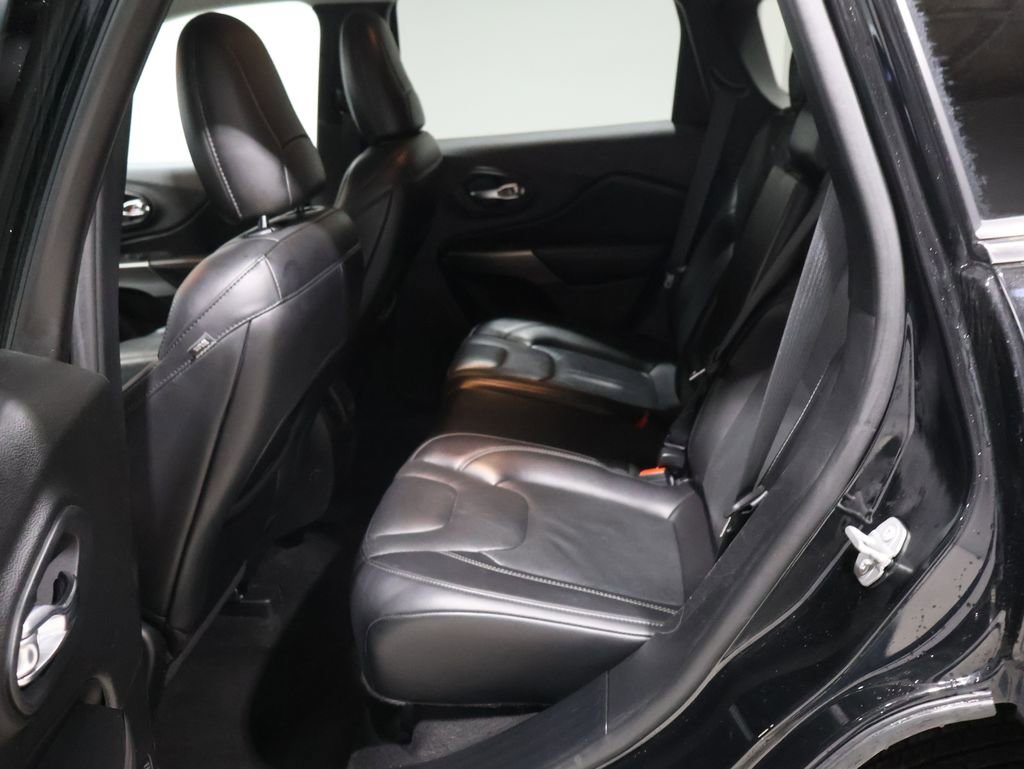 Used 2021 Jeep Cherokee Latitude Lux w/ Comfort/Convenience Group image 19