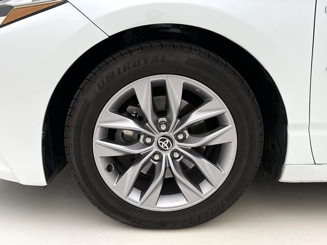 Used 2021 Toyota Avalon XLE w/ Moonroof Package image 25