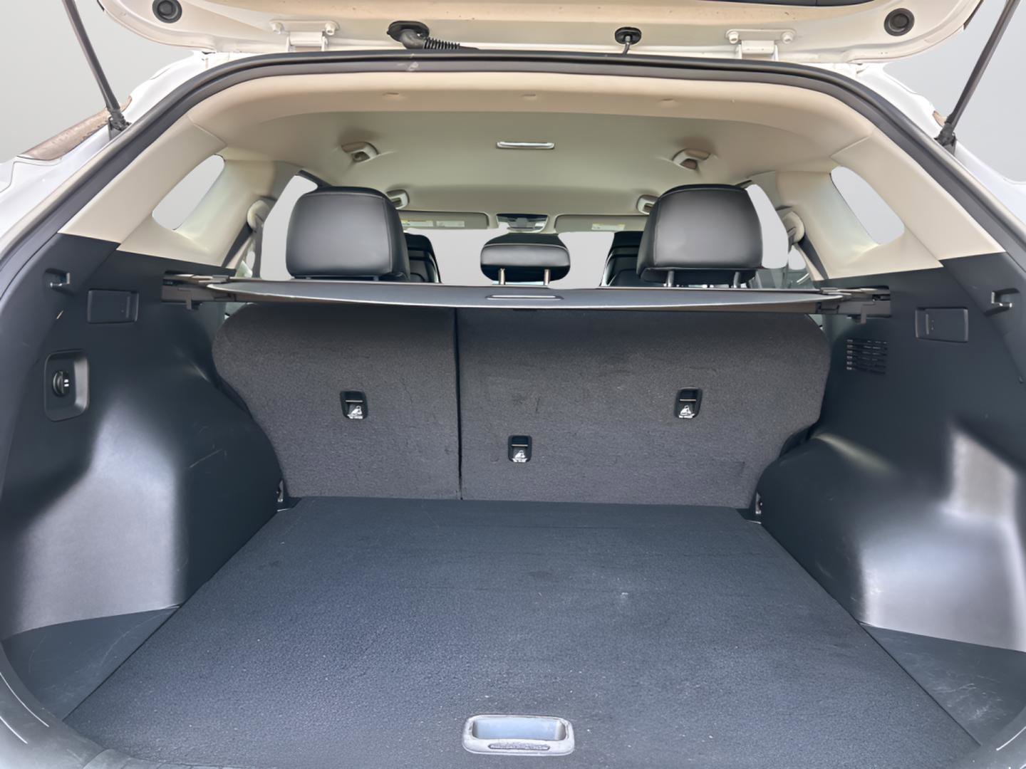 Used 2024 Kia Sportage EX image 4