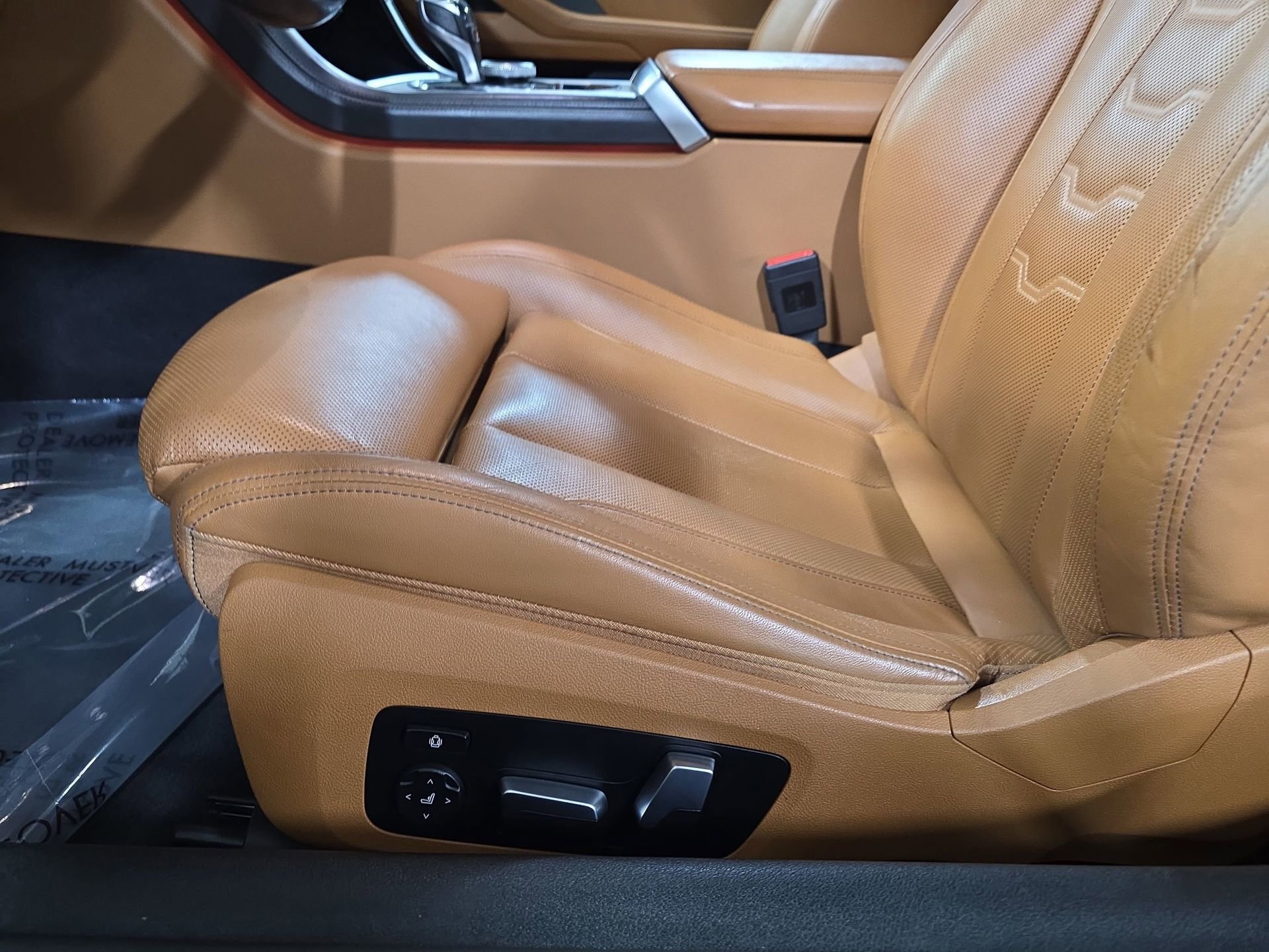 Used 2019 BMW M850i xDrive Convertible w/ Driver Assistance Package image 28