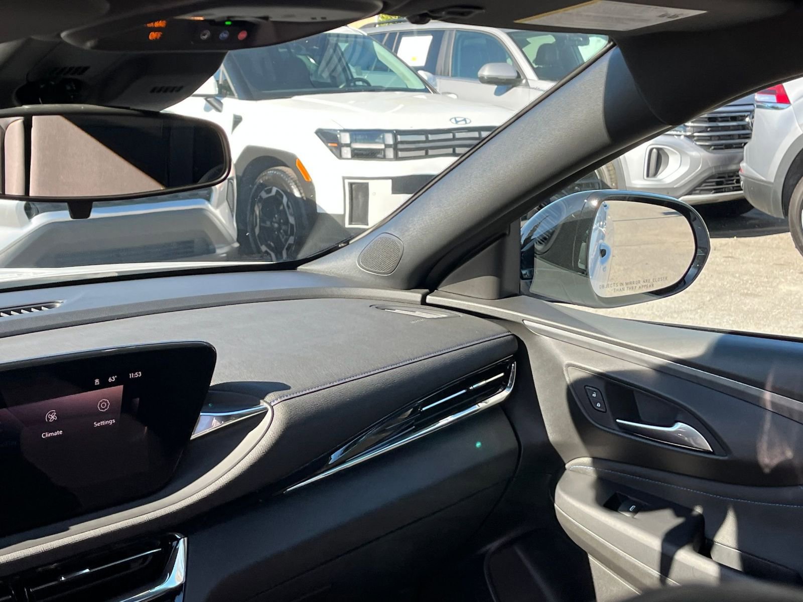 Used 2025 Buick Envista Sport Touring image 35