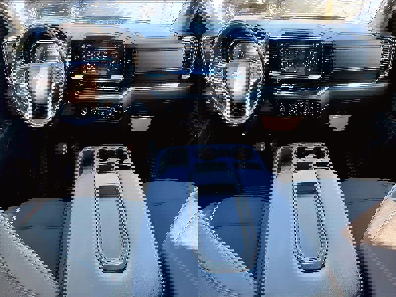 Used 2022 Chevrolet Silverado 1500 LT image 20