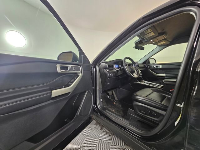Used 2021 Ford Explorer XLT w/ Equipment Group 202A image 23