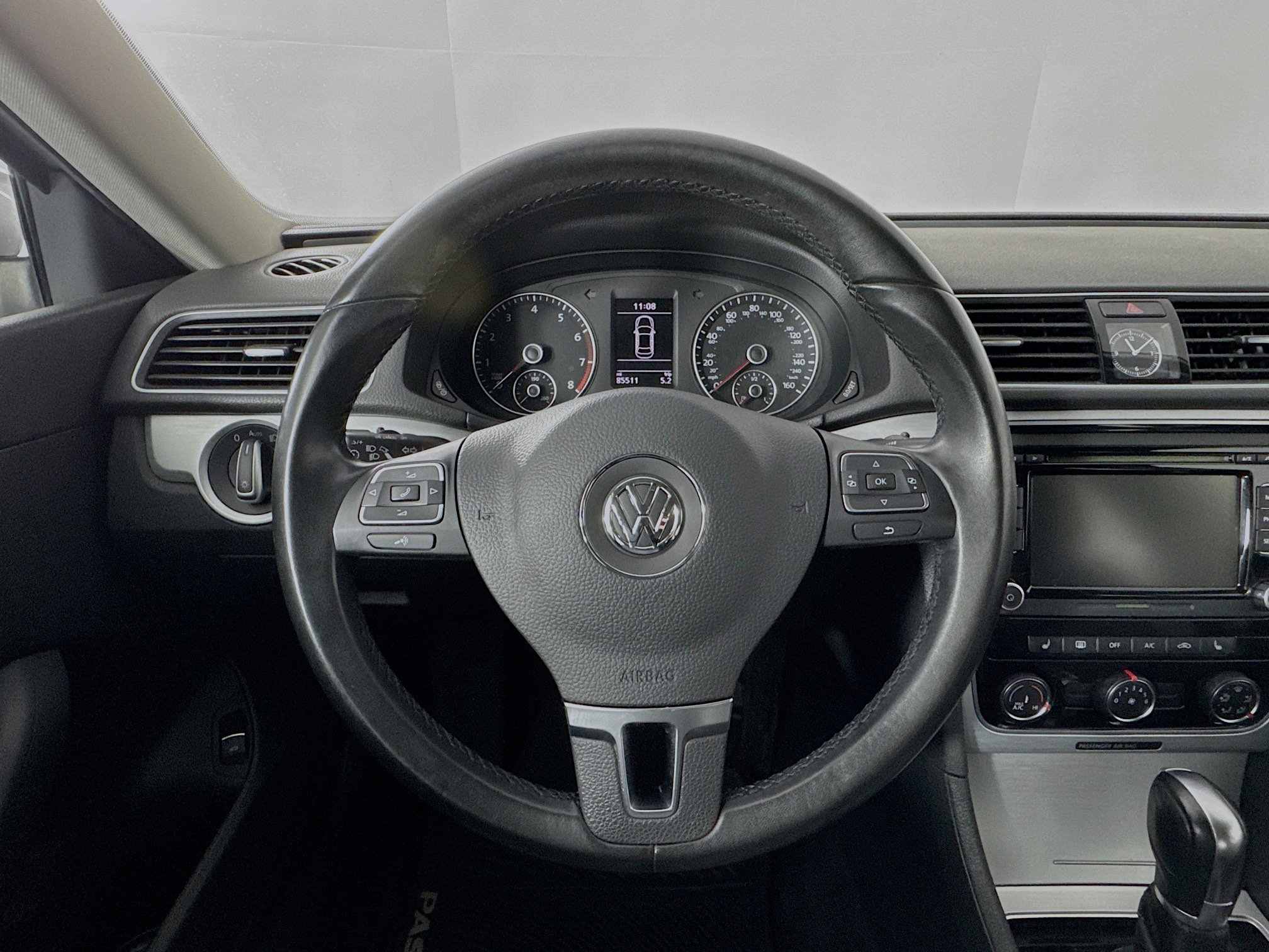 Used 2013 Volkswagen Passat 2.5 SE image 11