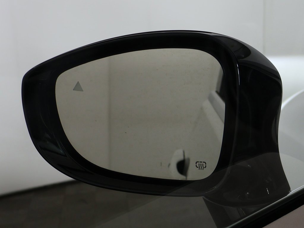 Used 2024 Chrysler Pacifica Touring-L image 35