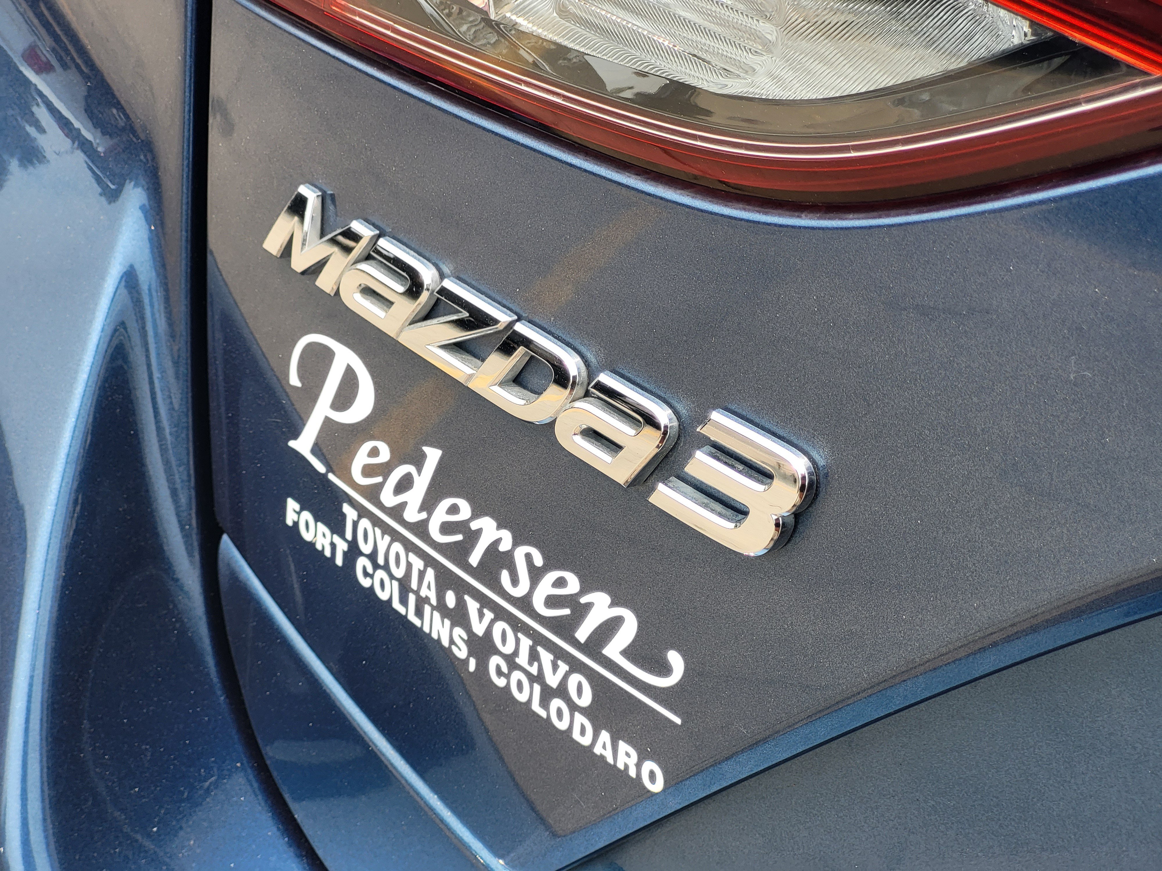 Used 2018 MAZDA MAZDA3 Touring FWD image 9