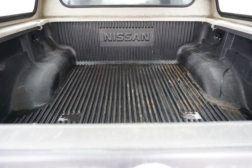 Used 2012 Nissan Frontier SV image 8