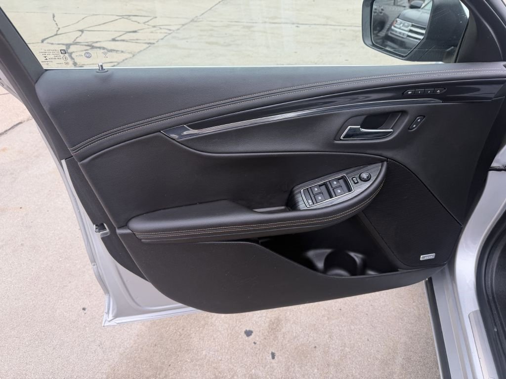 Used 2017 Chevrolet Impala Premier w/ Enhanced Convenience Package image 9