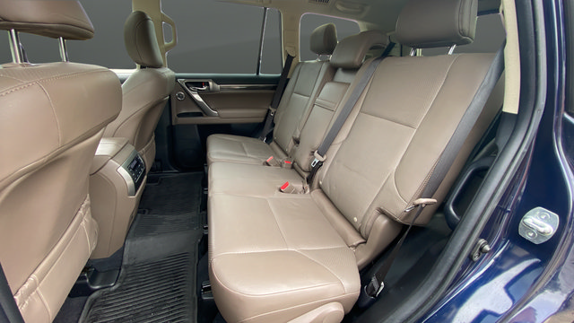 Used 2022 Lexus GX 460 Luxury w/ Accessory Package AWD/4WD image 24