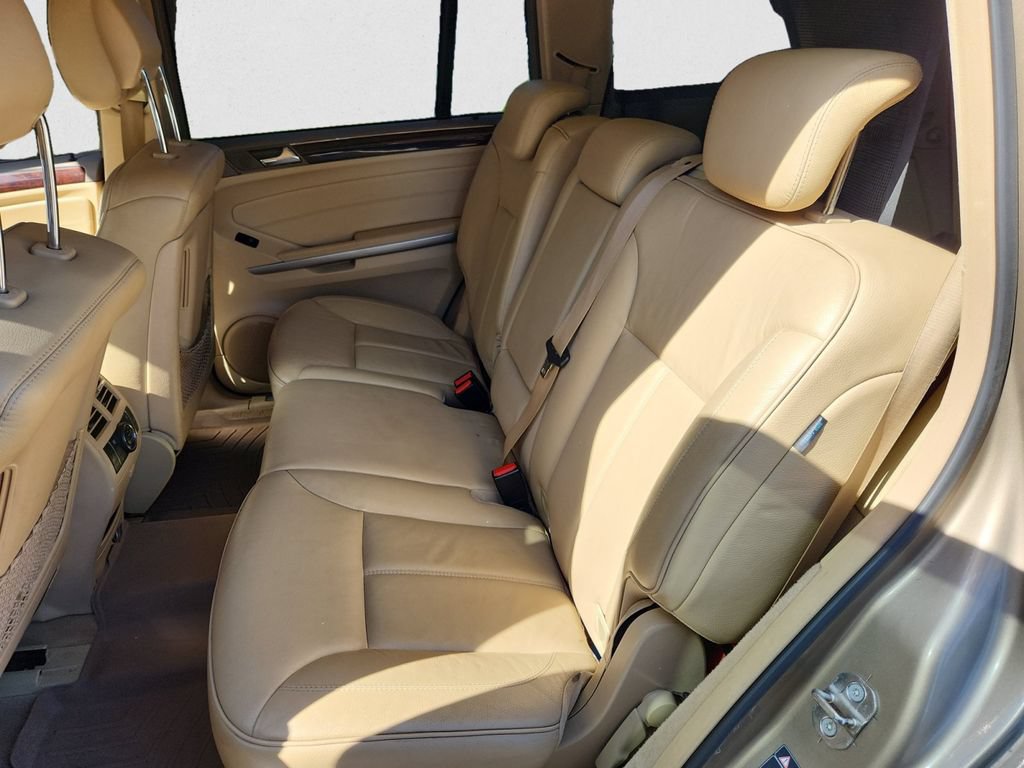 Used 2010 Mercedes-Benz GL 550 4MATIC image 13