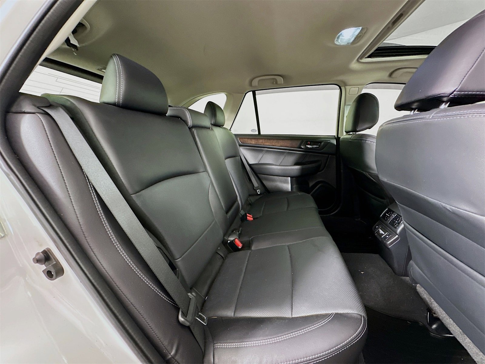 Used 2018 Subaru Outback 2.5i Limited image 27