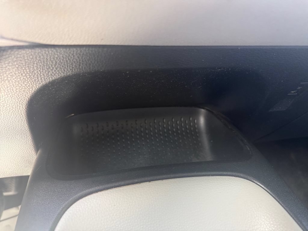 Used 2020 Toyota Corolla LE FWD image 27
