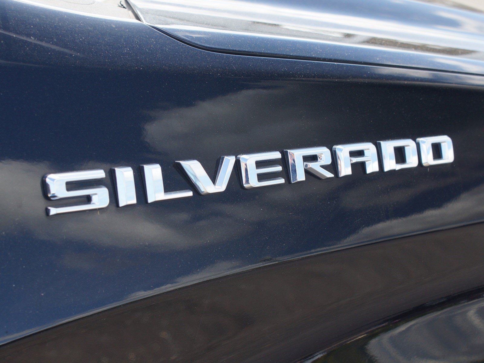 Used 2023 Chevrolet Silverado 1500 LT w/ Protection Package AWD/4WD image 5