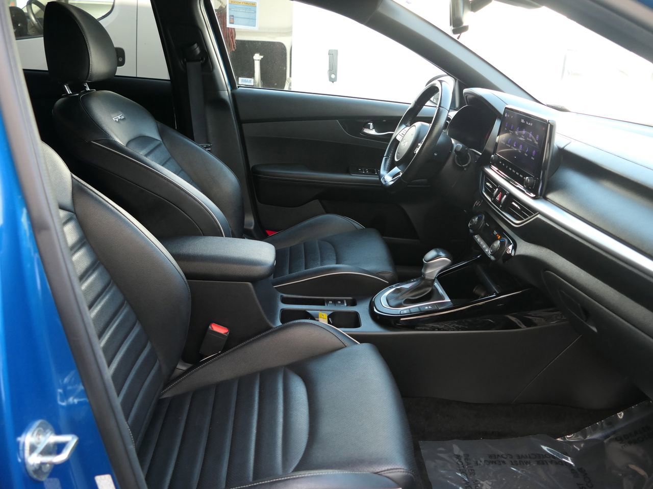 Used 2022 Kia Forte GT-Line w/ GT-Line Premium Package image 27