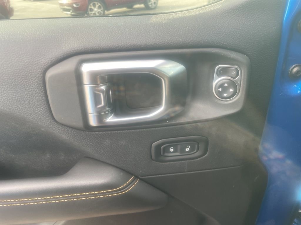 Used 2025 Jeep Gladiator Sport AWD/4WD image 14