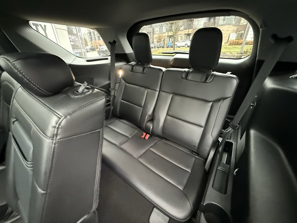 Used 2024 Ford Explorer XLT w/ Equipment Group 202A image 11