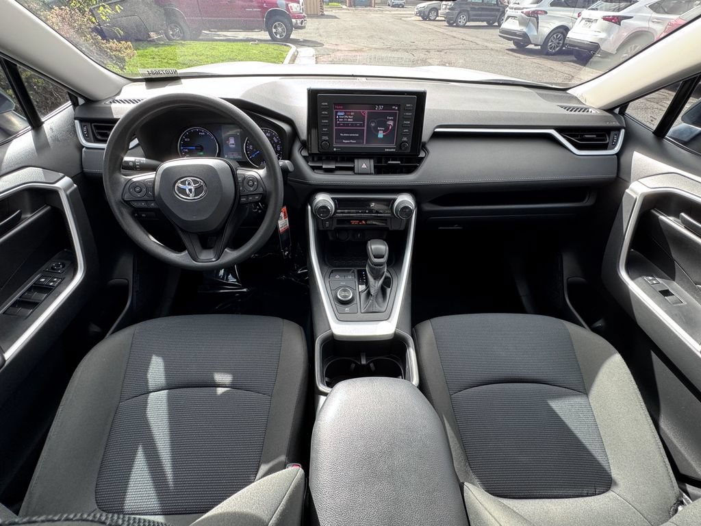 Used 2022 Toyota RAV4 LE AWD/4WD image 33