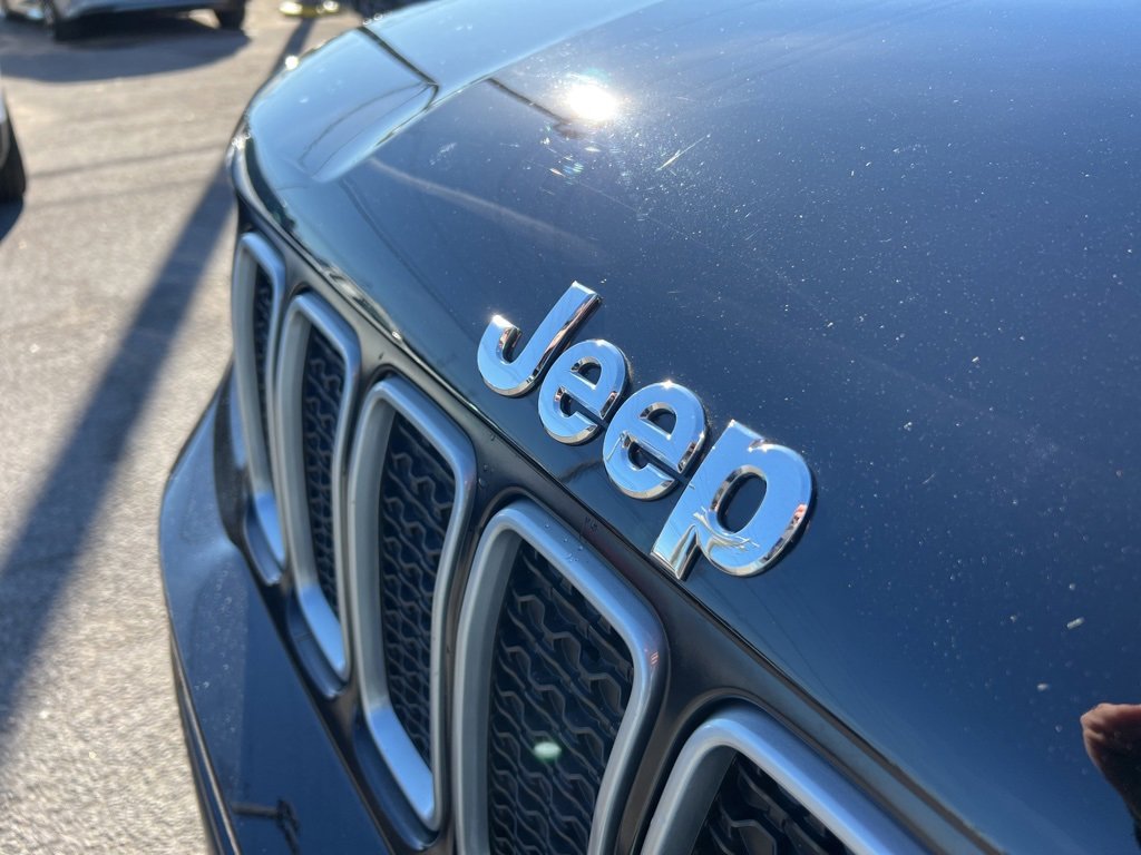 Used 2023 Jeep Renegade Latitude w/ Premium Group image 27