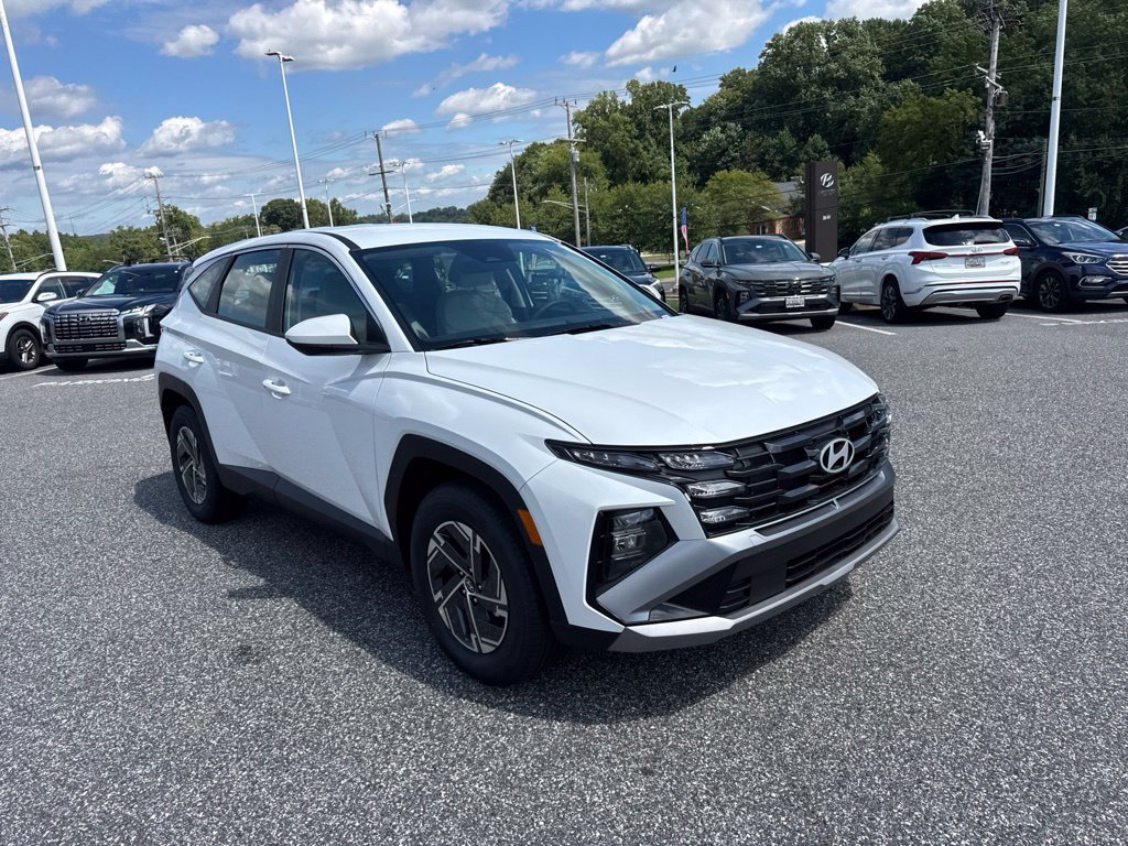 New 2026 Hyundai Tucson Blue SE FWD image 3