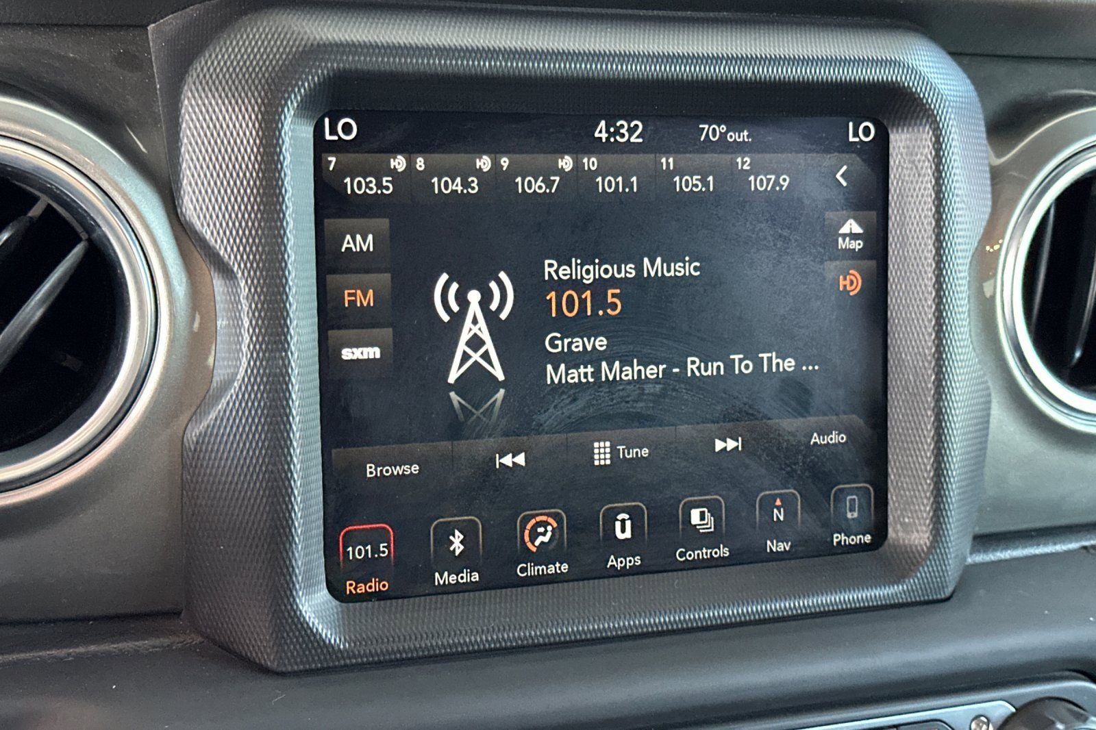 Used 2019 Jeep Wrangler Unlimited Sahara image 18