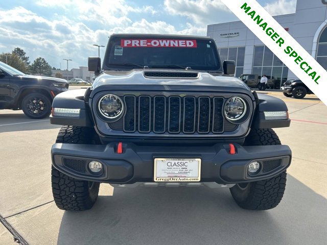 Used 2024 Jeep Gladiator Mojave w/ Convenience Group image 2