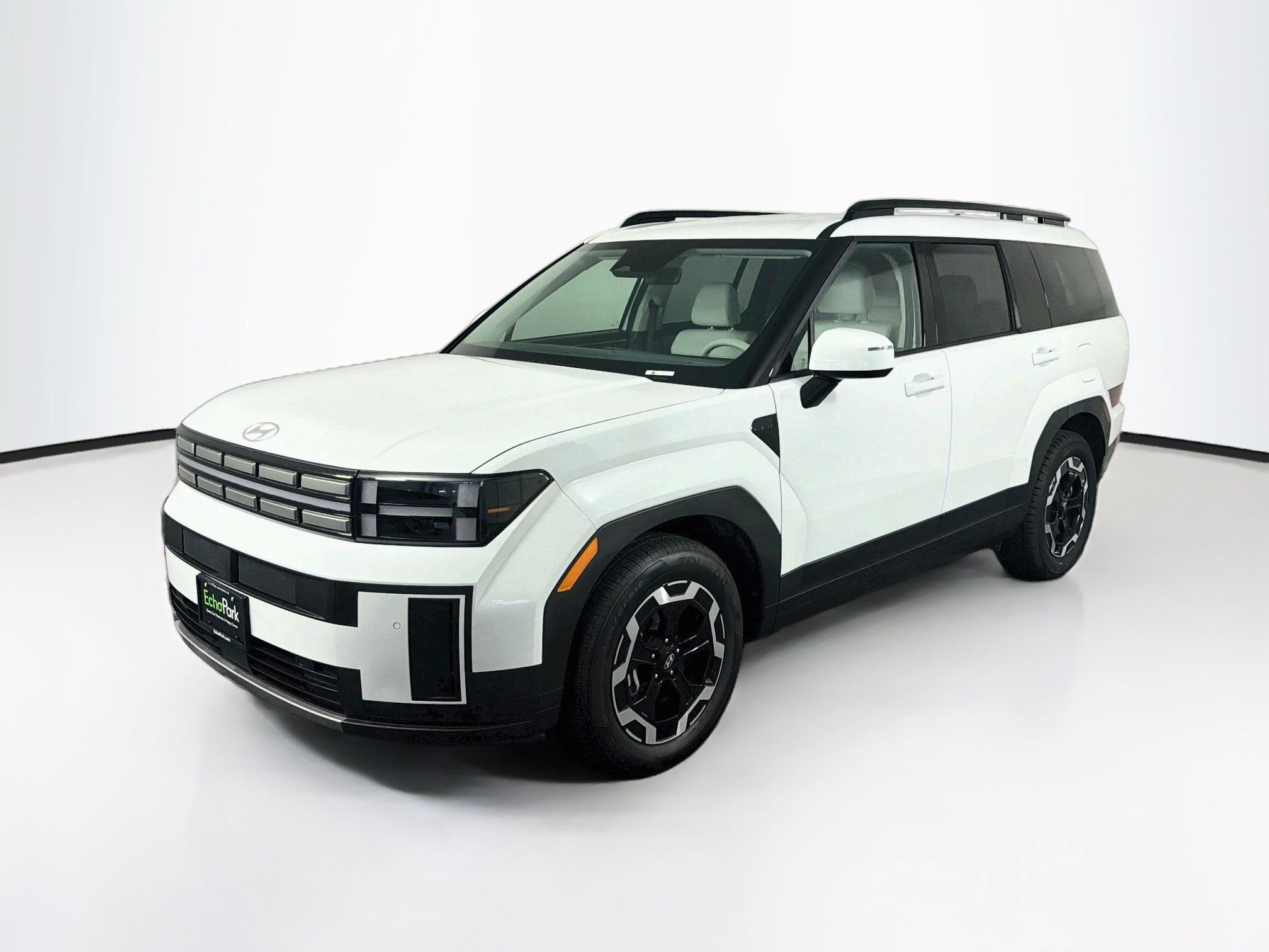 Used 2026 Hyundai Santa Fe SEL FWD image 3