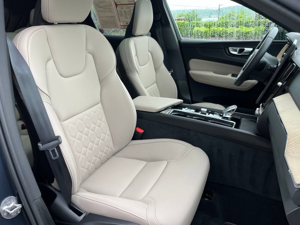 Used 2026 Volvo XC60 B5 Plus w/ Protection Package Premier AWD/4WD image 29