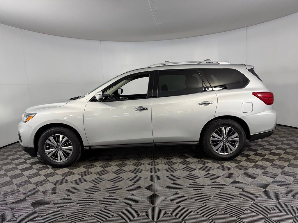 Used 2020 Nissan Pathfinder SV image 10