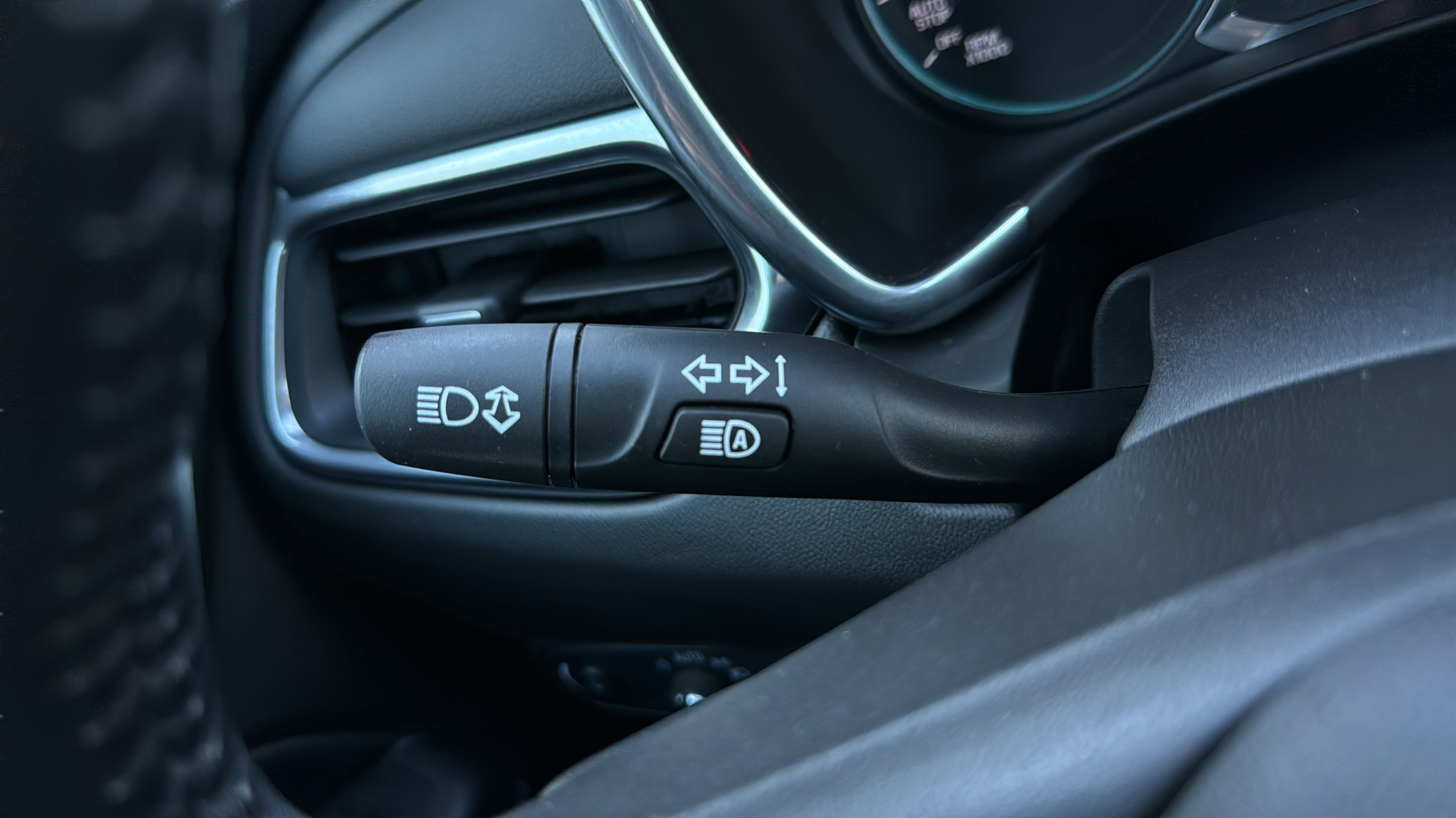 Used 2021 Chevrolet Equinox LT image 22