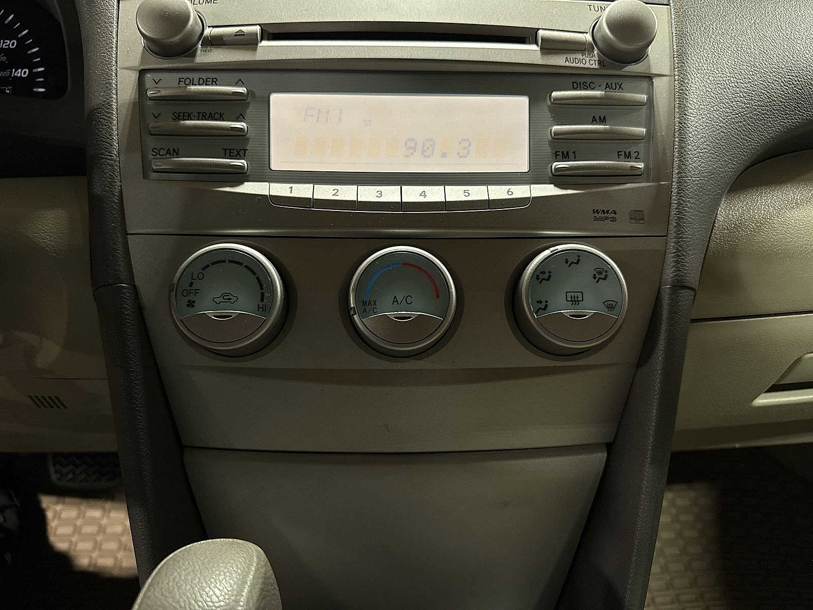 Used 2009 Toyota Camry LE FWD image 21