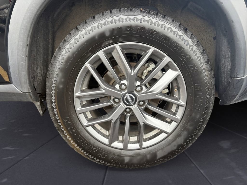 Used 2023 Nissan Rogue S image 14