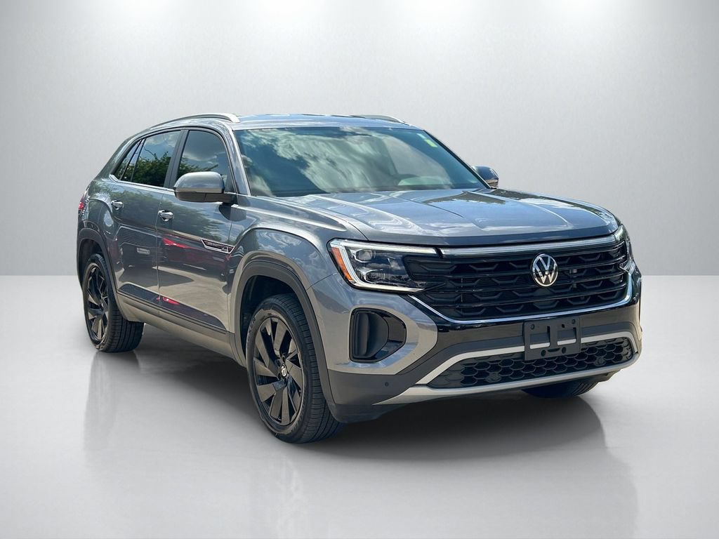 Used 2024 Volkswagen Atlas Cross Sport SE w/ Black Wheel Package FWD video 3