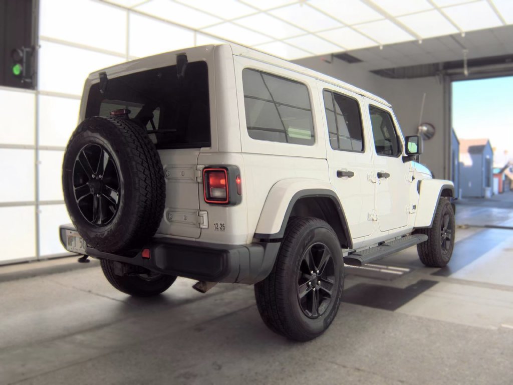 Used 2022 Jeep Wrangler Unlimited Sahara AWD/4WD image 2