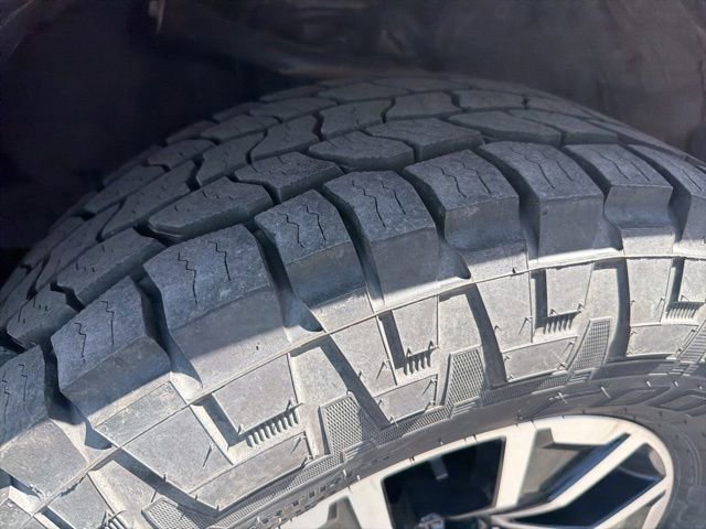 Used 2022 Toyota Tacoma TRD Sport AWD/4WD image 11