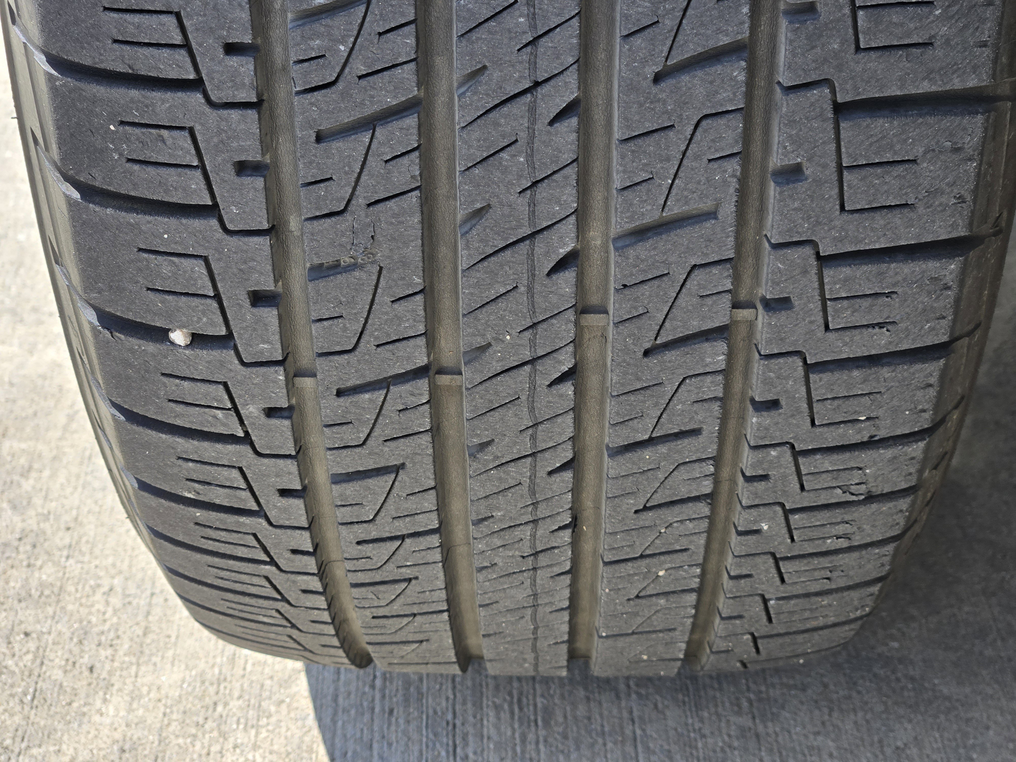 Used 2012 Ford Edge Limited image 13