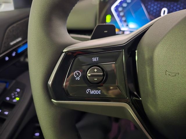 New 2025 BMW 530i xDrive w/ Premium Package image 17