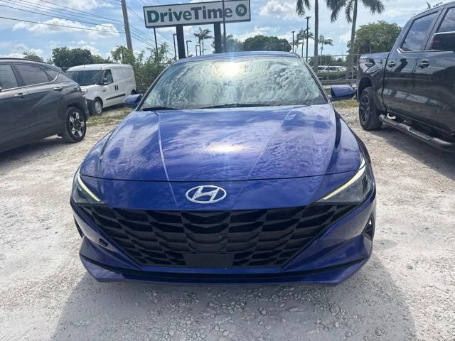 Used 2023 Hyundai Elantra SEL w/ Convenience Package FWD image 2