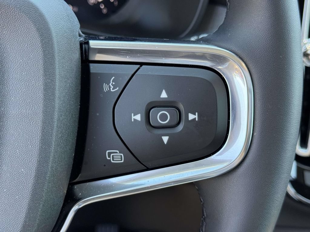 Certified 2026 Volvo XC40 B5 Plus w/ Protection Package Premier AWD/4WD image 23
