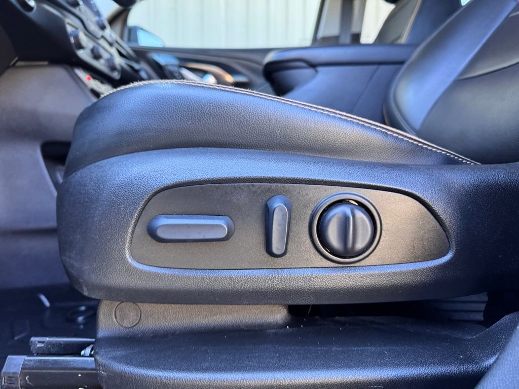 Used 2022 GMC Terrain AT4 w/ Infotainment Package II image 9