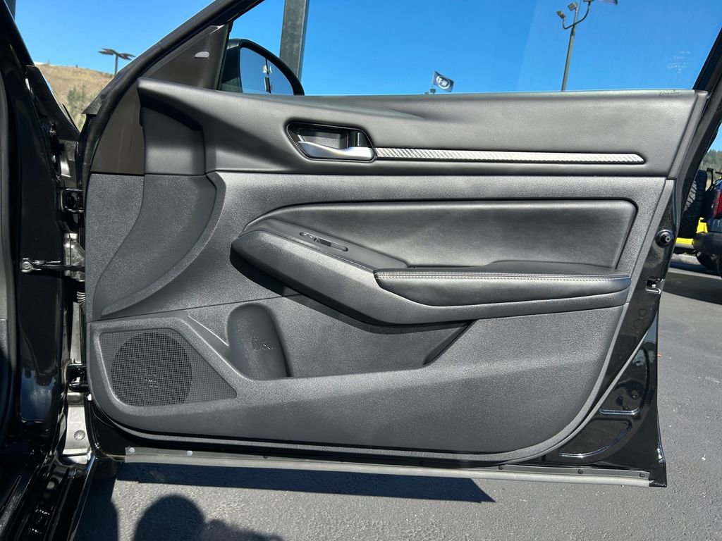 Used 2025 Nissan Altima 2.5 SV image 26