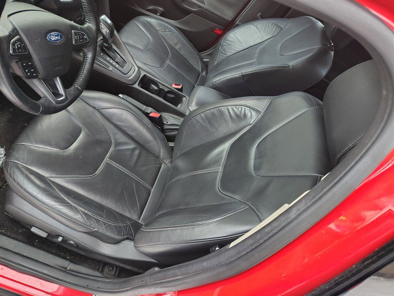 Used 2016 Ford Focus SE w/ Equipment Group 201A image 5