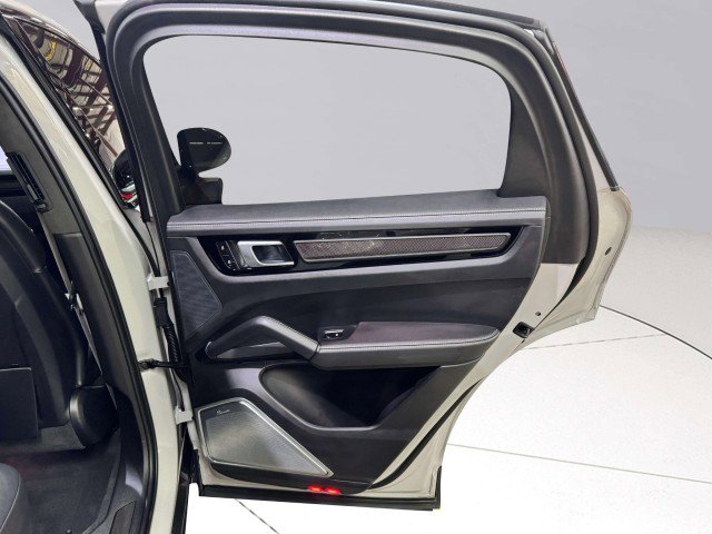 Used 2022 Porsche Cayenne Turbo GT image 75